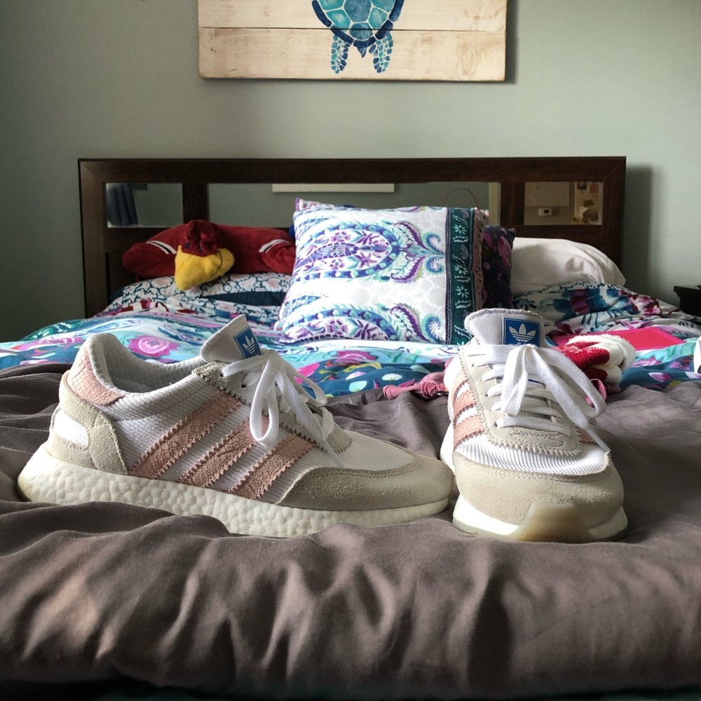 I-5923 adidas Pink & White Sneakers